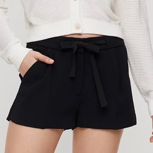 Aritzia Wilfred Exerque Black Shorts with Tie Front